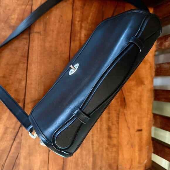 Vintage Coach Court Bag 9870 Crossbody Satchel — Black Glove-Tanned Leather - Picture 8 of 14